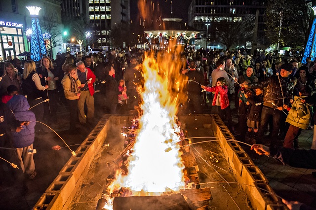 Around 750 people roast marshmallows on Decatur Square on Thursday. Photo: Jonathan Phillips