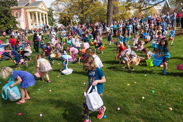 Participants gather eggs during the hunt.
