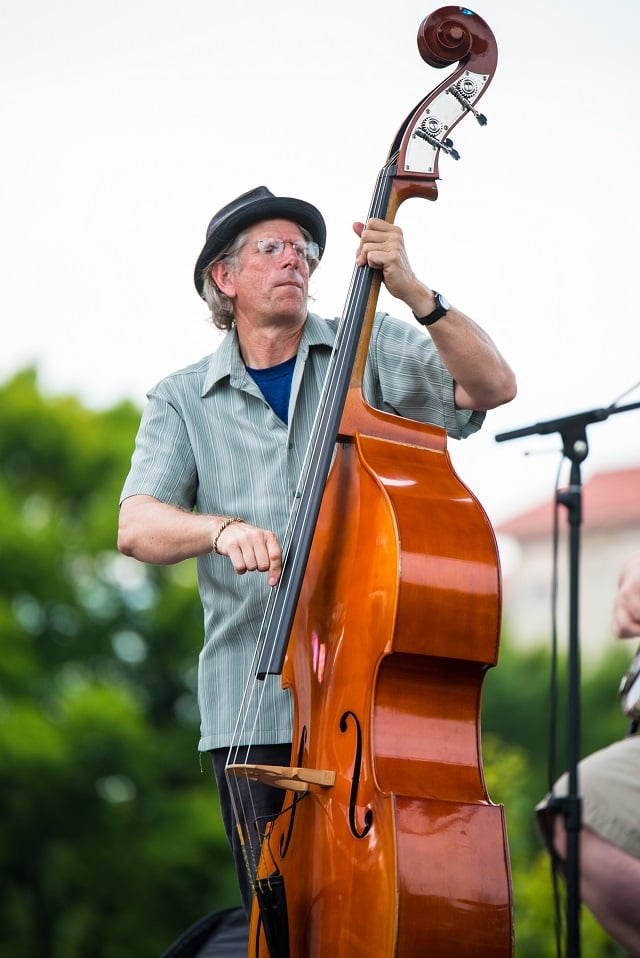 Scott McIntyre performs with Tray Dahl and the Jugtime Ragband at the Decatur Beach Party.